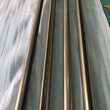 porcelana Poste de aluminio de la cerca de la piscina de la barandilla de cristal de la casa fácil de instalar de color marrón fabricante