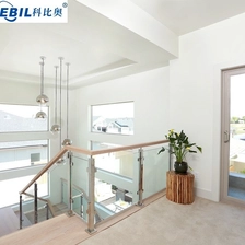 Chine Balustrades de balustrade d'acier inoxydable balayées par rail pour la balustrade de balcon de balustrade d'escalier fabricant