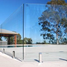 porcelana Espiga inoxidable estándar australiana certificada para el barandal de cristal sin marco usado con el vidrio de 1/2 pulgada fabricante