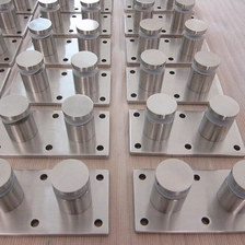 Chine Double verre de supports isolants avec plaque inox 316 de diamètre 50mm pour escalier, balcon, terrasse balustrade fabricant