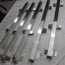 Cina Per ringhiere in acciaio inox a balconata con struttura quadrata in cristallo produttore