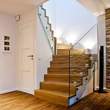 Κίνα Good Quality Balustrade Glass Railing Indoor Outdoor Stainless Steel Handrail Glass Clamp Standoff Balcony Stair Railings κατασκευαστής