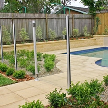 Cina Hot Selling Aluminum post for Semi frameless frameless fencing produttore