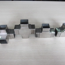 Cina Modern design stainless steel tube connector for railing produttore