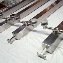 الصين Glass spider balustrade post for balcony stainless steel railing الصانع