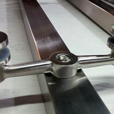 الصين Spider Balustrade Post Modern Balcony Stainless Steel Railing Post الصانع