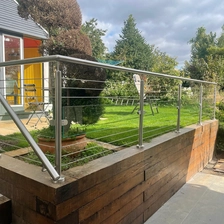 China Roestvrijstalen kabelbeweging met staaldraadtouw Balkon Modern Railing Design fabrikant