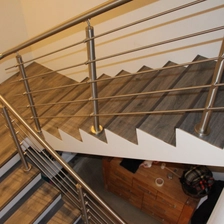 Chine Garde-corps de barre transversale de main courante d'acier inoxydable pour les escaliers intérieurs fabricant
