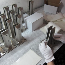 الصين Stainless steel glass spigot or square with base cover glass spigot الصانع