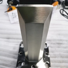 Cina Spigot in vetro regolabile in acciaio inox per montaggio a superficie produttore