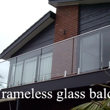 China rahmenlose Glas Balkon entwirft 10-12 mm Glasscheiben Hersteller