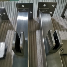 China square glass fence post for outddor balcony manufacturer