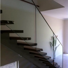 Cina profilo in acciaio inox 316L vetro frameless balcone ringhiera minimal tappatura ferroviario produttore