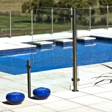 Chine acier inoxydable piscine verre sans cadre demi clôtures fabricant