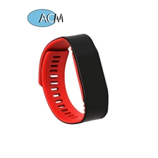 Cina Festival Ramah Lingkungan LF HF UHF Chip Gelang Harga Diprogram Chip Silikon RFID Tag NFC Gelang pabrikan