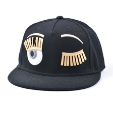 China 5 panels black snapback hats manufacturer