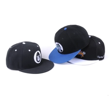 China Custom Hat 100% Acrylic Snapback Cap manufacturer