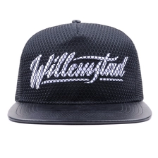 China Flat Billed Trucker Cap mit Netzrücken Hersteller