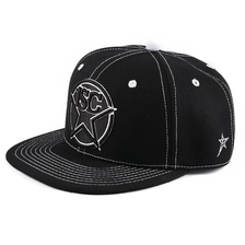 porcelana sombreros de encargo del snapback del bordado 3d del borde plano negro fabricante