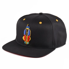 Chine broderie logo noir casquettes snapback bord plat en vente fabricant