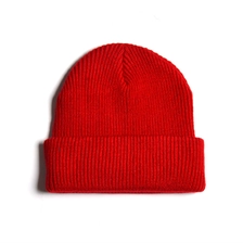 Cina cappelli beanie invernali in pianura rosso personalizzati produttore