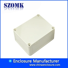 China 119 * 94 * 60mm IP68 Plastikwasserdichter transparenter Abdeckungs-elektronische Projekt-Kasten / AK10515 Hersteller