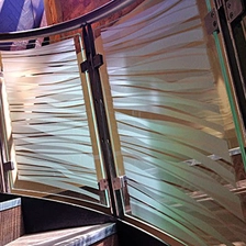 Chine Chine fabricant de haute qualité en céramique fritté soie sérigraphie incurvée courbée trempé trempé stratifié balustrade verre garde-corps balcon clôture fabricant