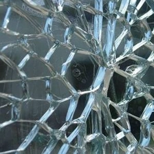 Chine Fabricant de verre incolore 10mm trempé en Chine fabricant