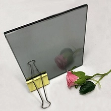 Chiny 10mm Euro grey heat reflective laminated glass manufacturer, tempered reflective glass sheets, colored reflective laminated glass in China factory. producent