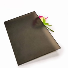 Chine Verre trempé dépoli à l'acide, bronze 10 mm, verre trempé dépoli de 10 mm, verre de sécurité translucide bronze de 3/8 pouce fabricant