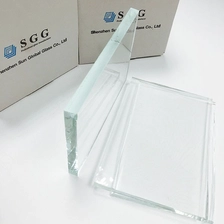 Chine Verre de faible teneur en fer de 8mm, 8mm Ultra Clear Float Glass, verre Extra clair Float 8mm fabricant