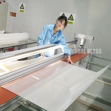 中国 ガラスサプライヤー用スマート電子インテリジェントPDLCプライバシーフロストフィルム、窓ドアパーティションシャワードア用の切り替え可能な色合いPDLCフィルム メーカー
