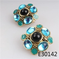 الصين Cheap kids stud moonstone afro girl flower earrings designs E30142 الصانع