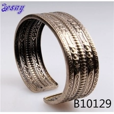 الصين China tribal slogan cuff bangle hallmark bracelet B10129 الصانع