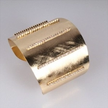 الصين Custom design high quality copper gold plated fashion latest design bangle womens bracelets America jewellery online الصانع