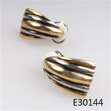 الصين Design gold tops tunnels famous brand earrings designs E30144 الصانع