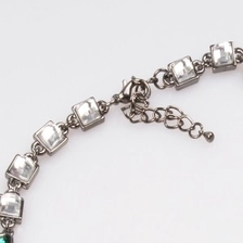 الصين Gun Metal Chain White and Green Crystal Necklace الصانع
