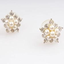 Chine faux pearl grape star cheap gold stud earrings E30047 fabricant