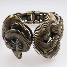 الصين gold hand chain bridesmaid flower cuff bracelet B10153 الصانع