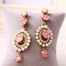 China Palace retro temperament earrings Europe and the United States new sea Amoy soft pottery environmental water droplets alloy pearl gold studs earrings manufacturer