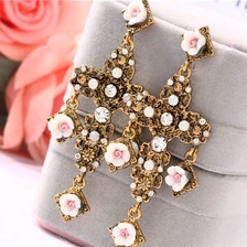China Personality cross flower earrings European and American big star street shot with the same paragraph jewelry gold drop earrings manufacturer