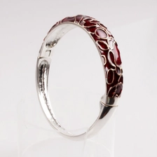 porcelana Venta al por mayor de cobre de aleación de oro material plateado pulsera mujeres coloridas esmalte brazalete fabricante