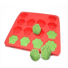 Chine Moule à la mousse en silicone et moule en forme de patte de qualité alimentaire, moule en bonbon au chocolat en silicone fabricant