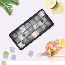中国 Set of 2 Silicone Ice Cube Trays With Lids  Makes 21 Ice Cubes, Food Grade Silicone BPA Free Ice Trays 制造商