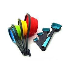 Chine Vente en gros de ustensiles de cuisine Outils de mesure Coupe de mesure en silicone pliable, collapse Cuillère à mesurer en silicone fabricant