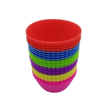 Chine Tasses de cuisson de dessus en gros de muffin de silicone, paquebots de Cupcake antiadhésif de 12 paquets fabricant
