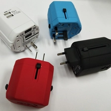 Chine Tout-en-un multi prise de courant Voyage adaptateur universel tablette mobile chargeur USB voyage chargeur fabricant