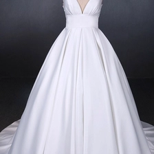 Chiny Eleganckie głębokie V Neck Backless Sheer Real Image Proste suknie ślubne Potargane satynowe suknie ślubne producent
