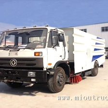 Tsina 4 * 2 6CBM 140kw Dongfeng brand road pahapyaw sasakyan para sa sale Manufacturer