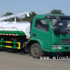 China 4 x 2 memandu roda tahi sedut trak baru Dongfeng 6500 liter kumbahan sedut enapcemar septik sedut lori tangki untuk dijual pengilang